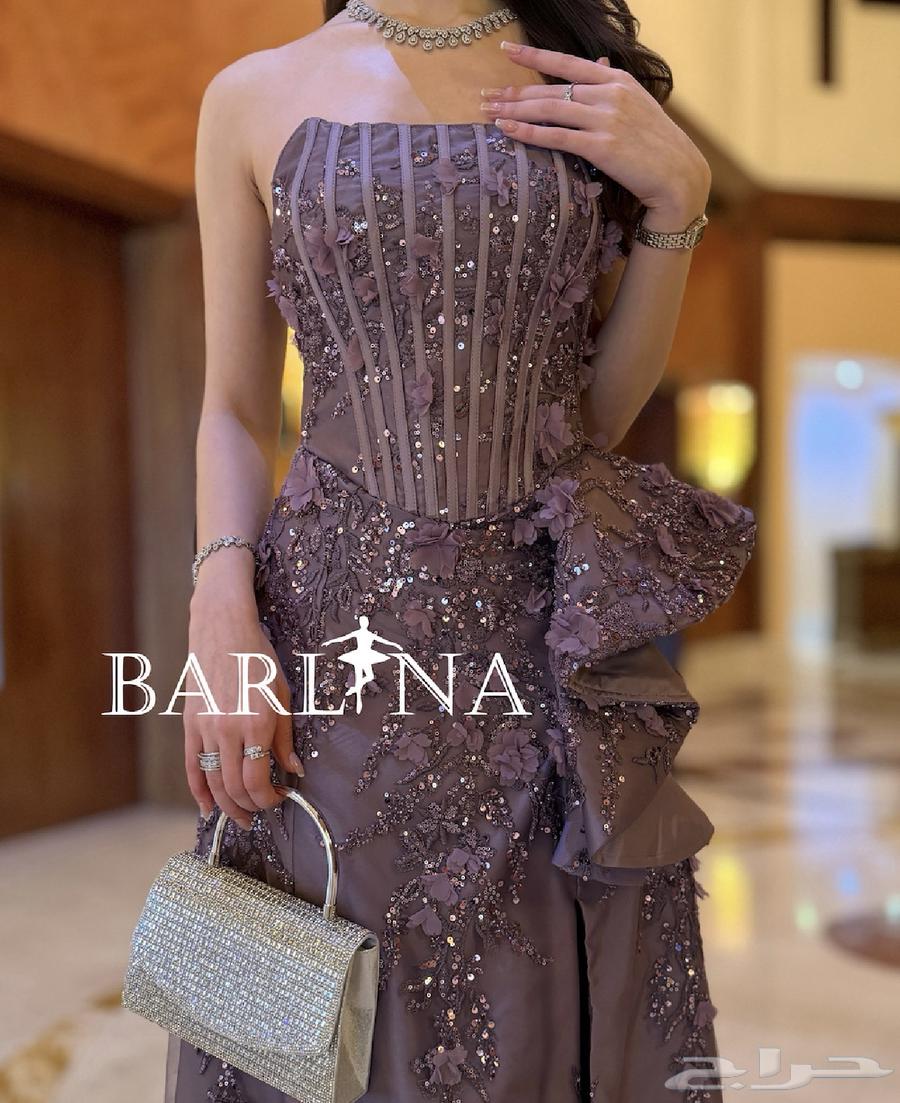 فستان من بارلينا64379689023362112