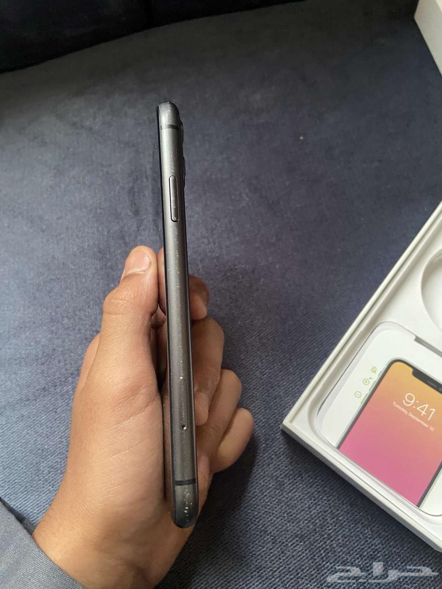 iPhone 1164396880358658113