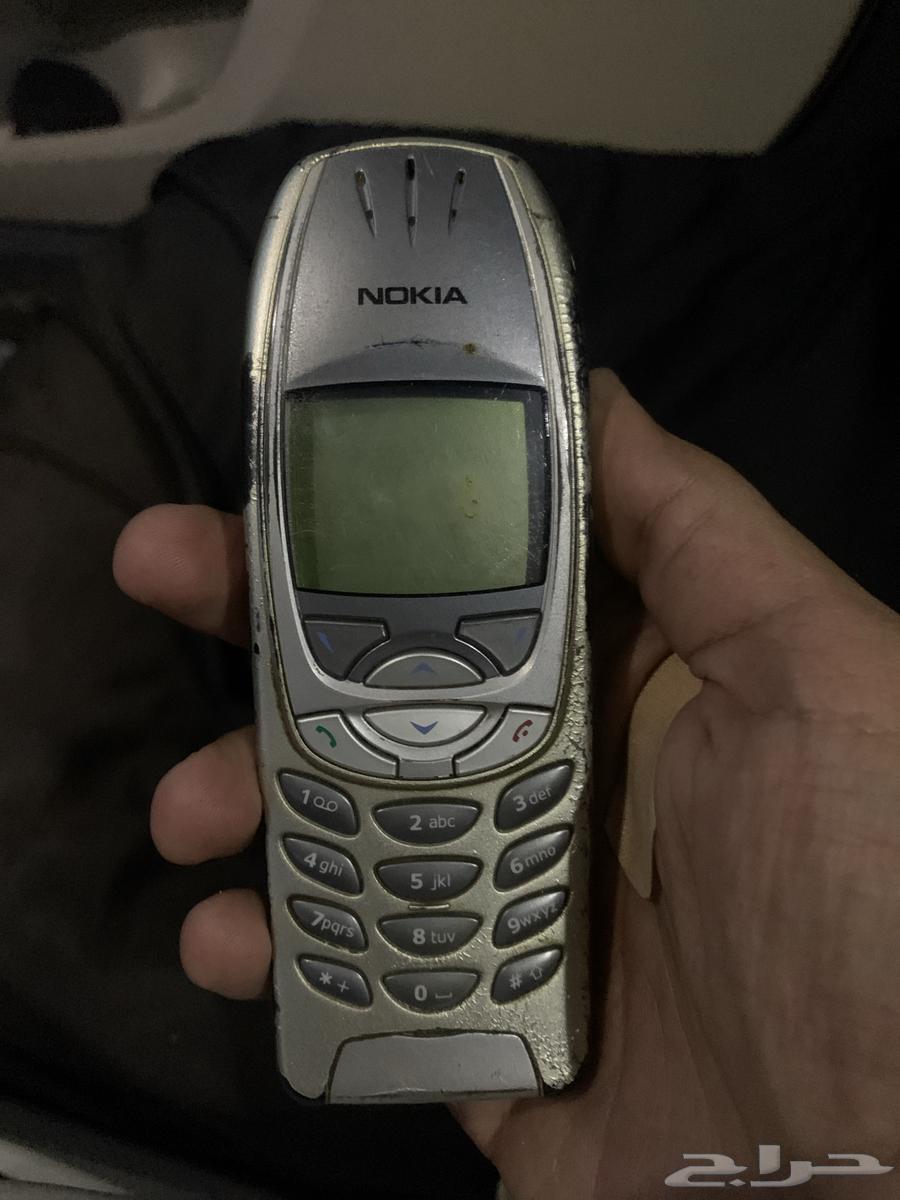 Old working phone with nothing in it64379530384003110