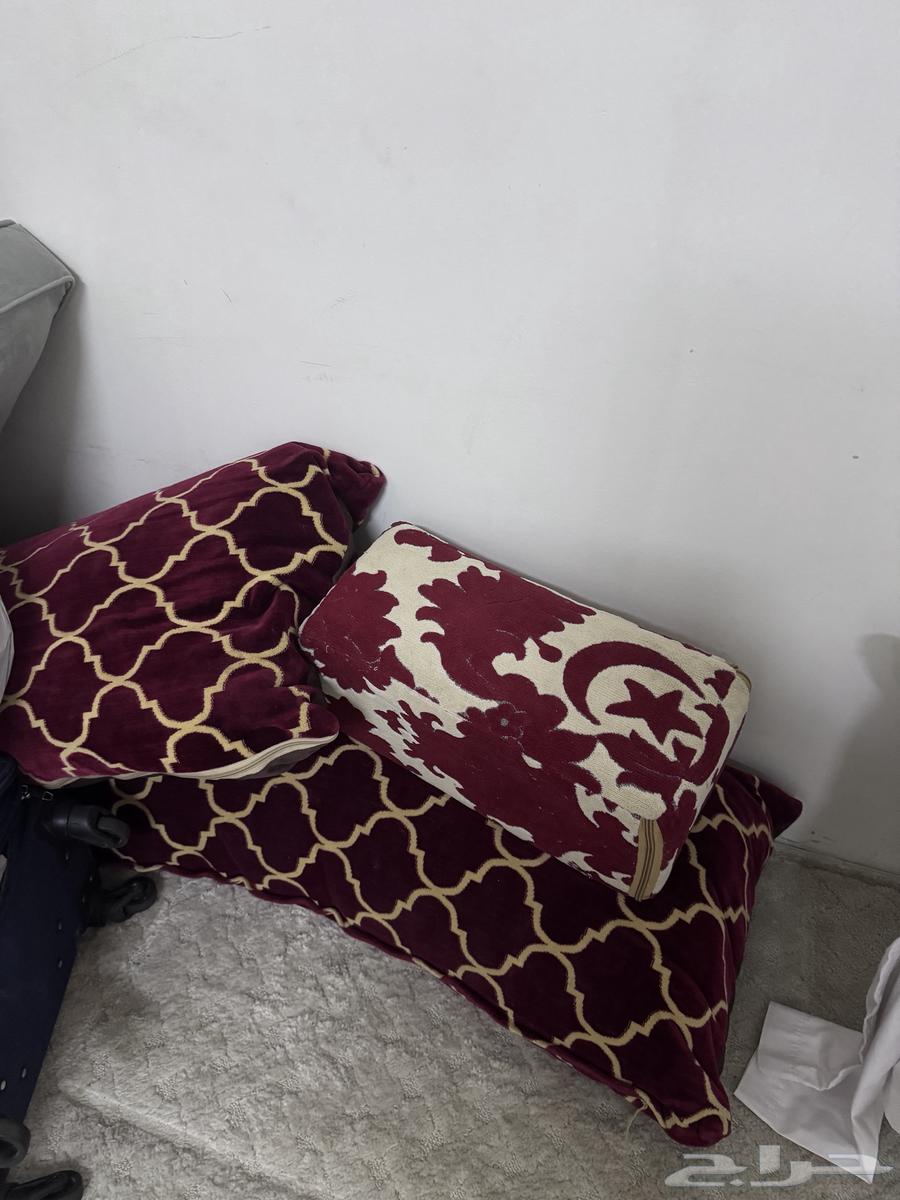 سرير للبيع وخيمه وبعض الاشياء64387954223490113