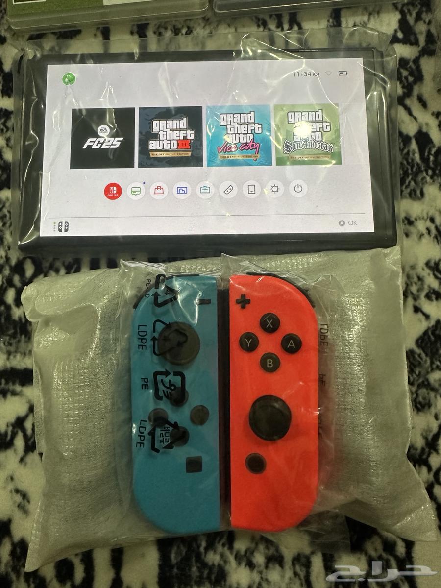 Nintendo Switch OLED with 128GB memory64390816028802114