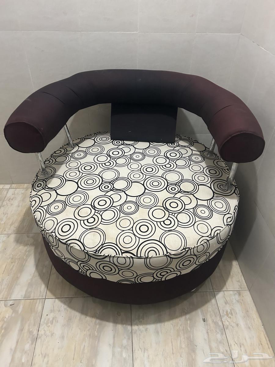 تلفزيون و كنب للبيع64391742442626113