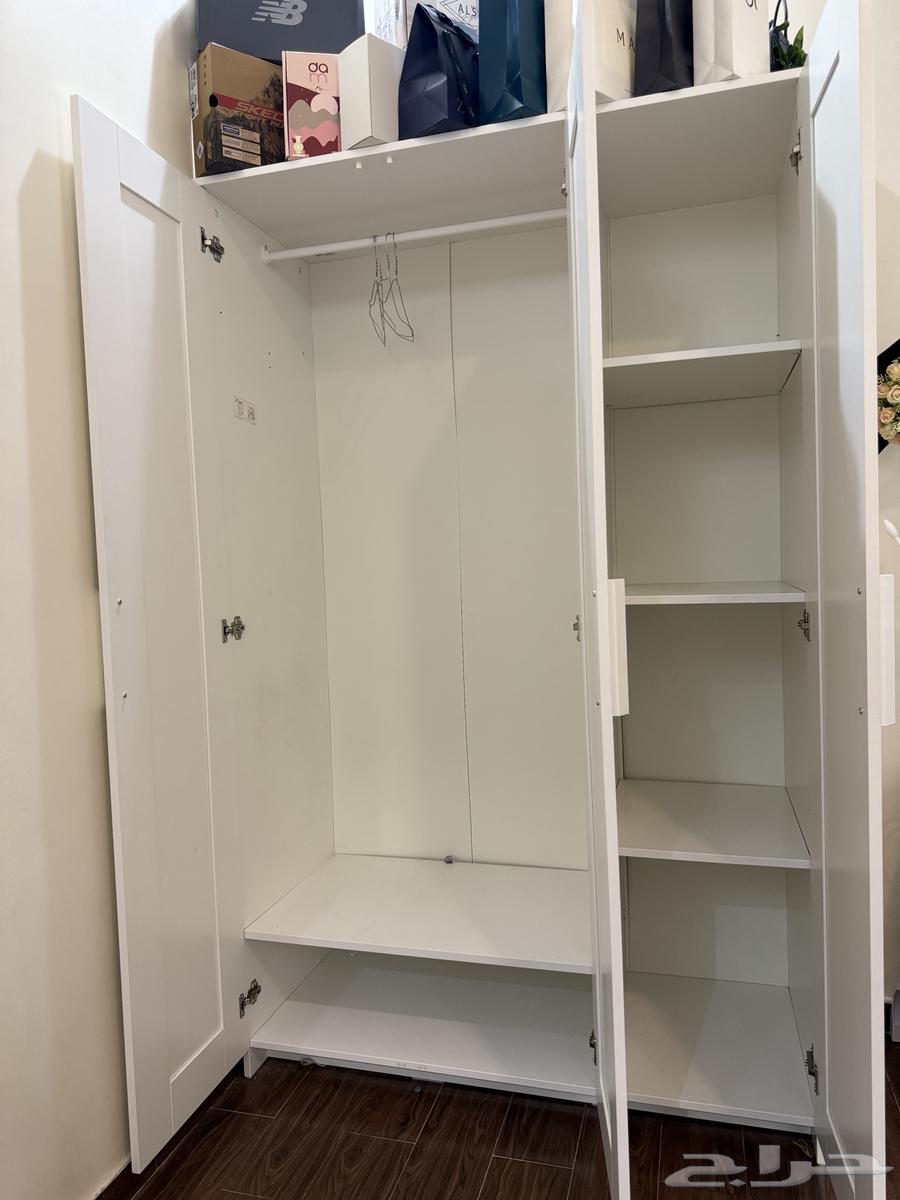 بيع تلفزيون مكسور الشاشه   وساعات جديدة   و دولاب ايكيا64378832717314114