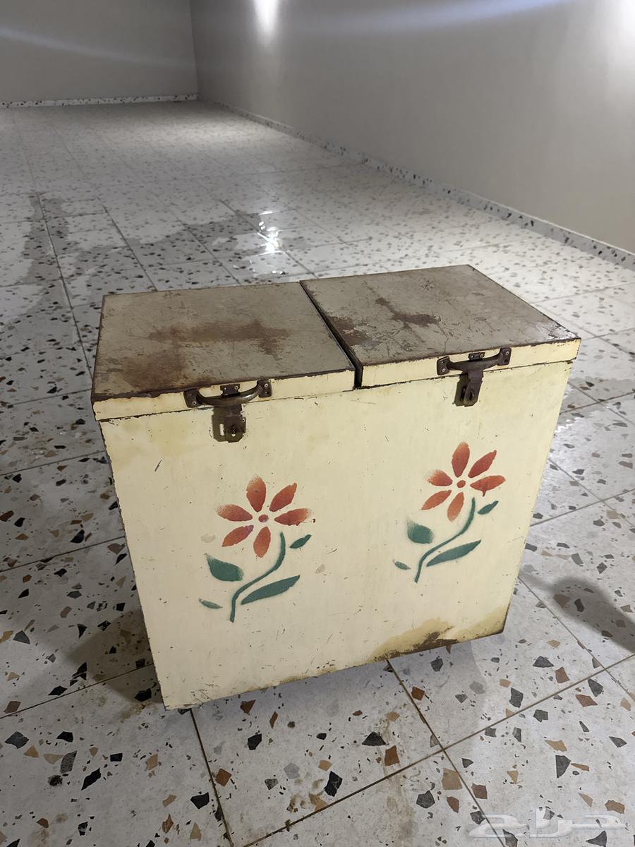 دولاب قديم حديد نظيف تراثي64390347352707110