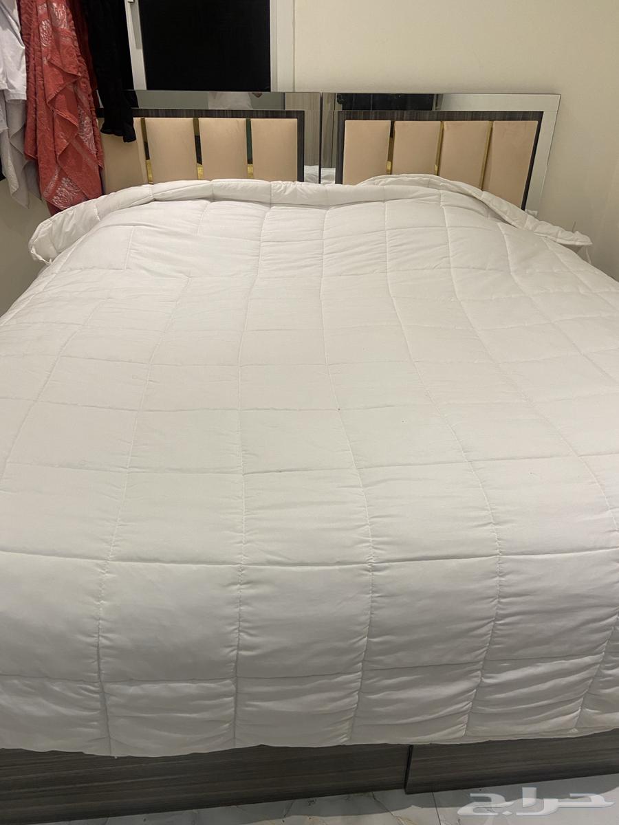 King bed for sale, IKEA double mattress 200x180, almost new, free of defects64377974076163110