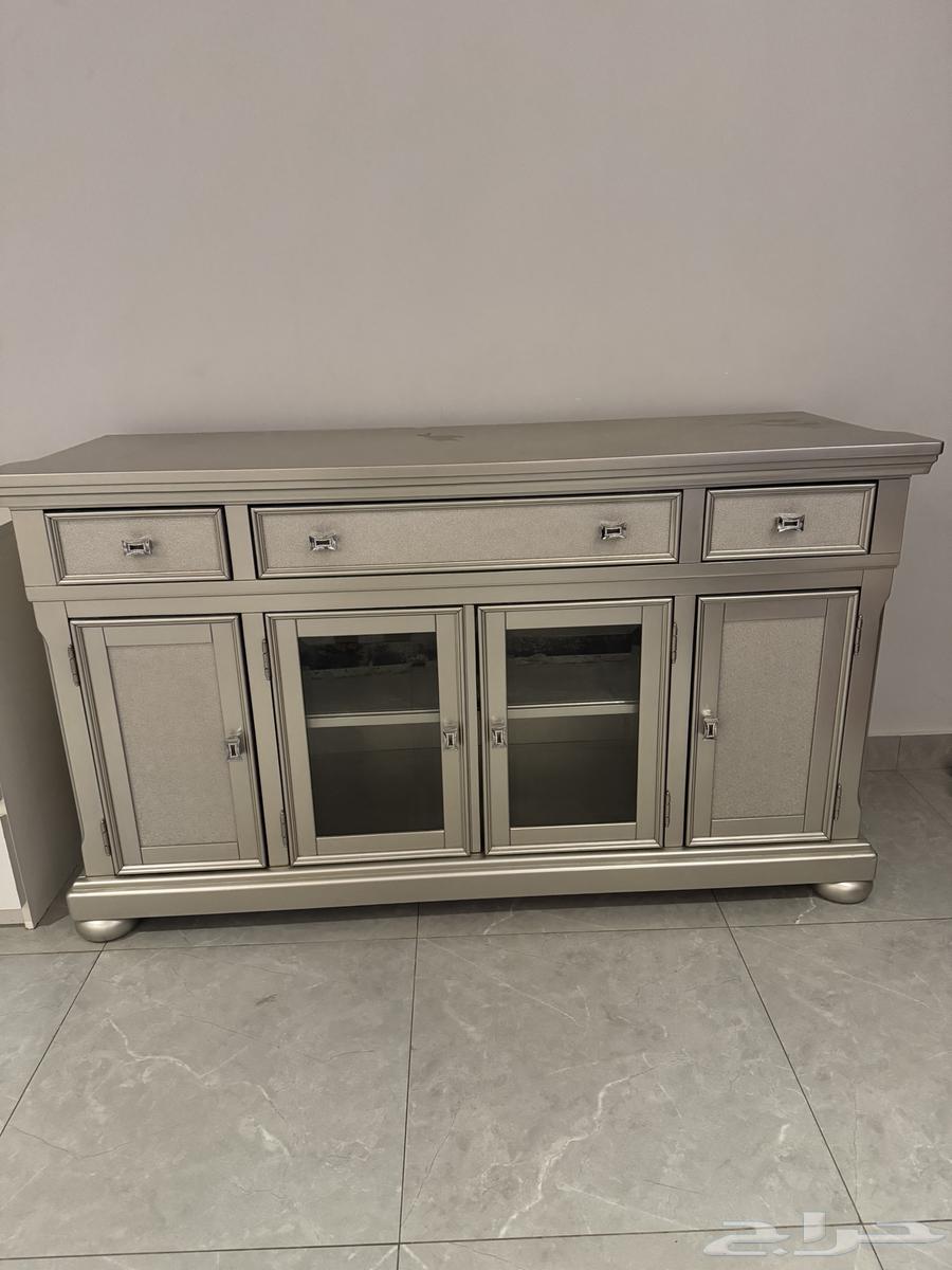 Buffet in excellent condition for auction and highest price64391852465282110