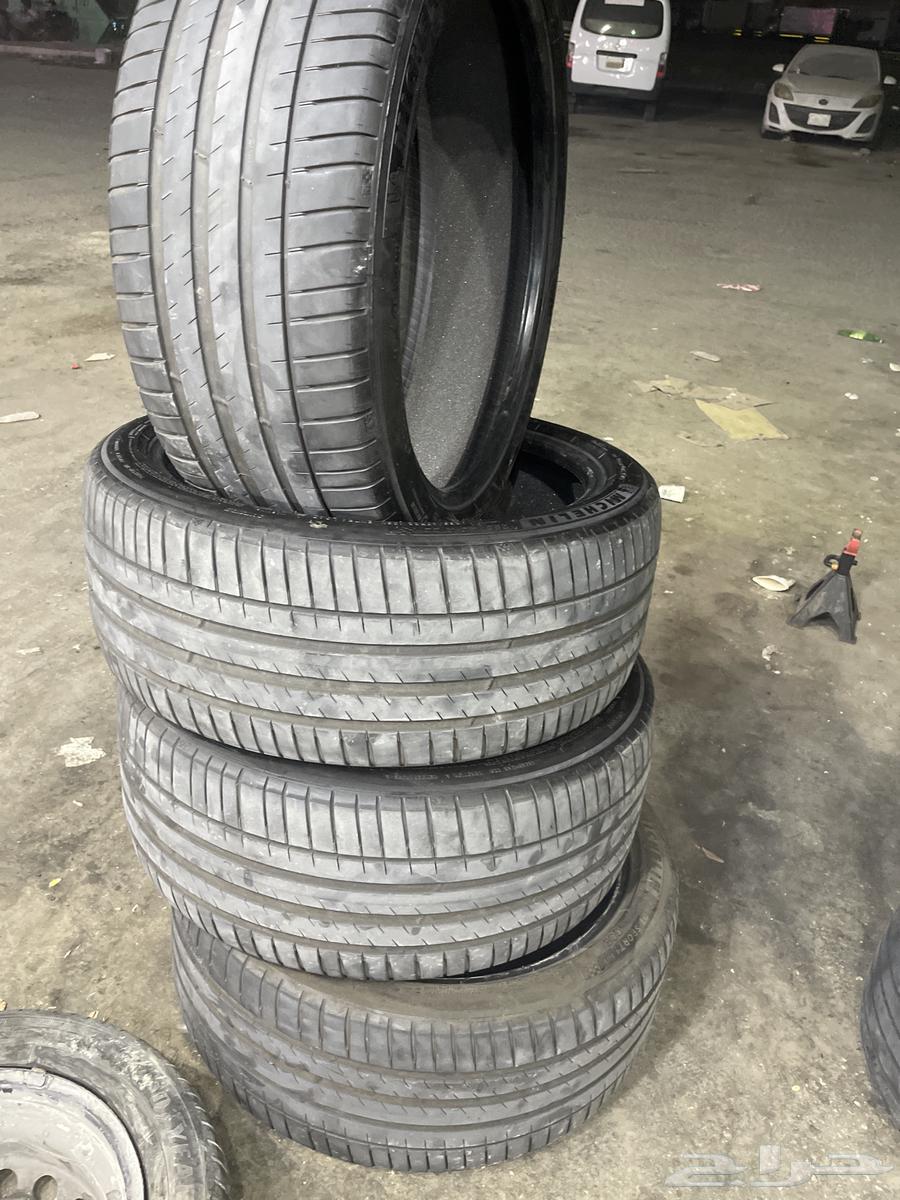 Michelin 265 40 22 tire set, week 23 and 5064536850929283111