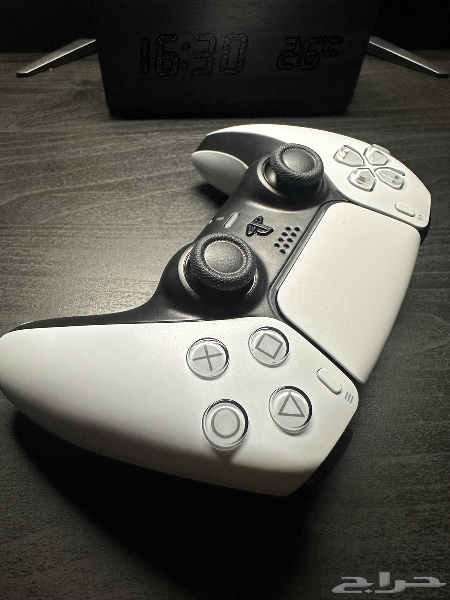 New PlayStation 5 controller with bags, never used or opened64385901213059112