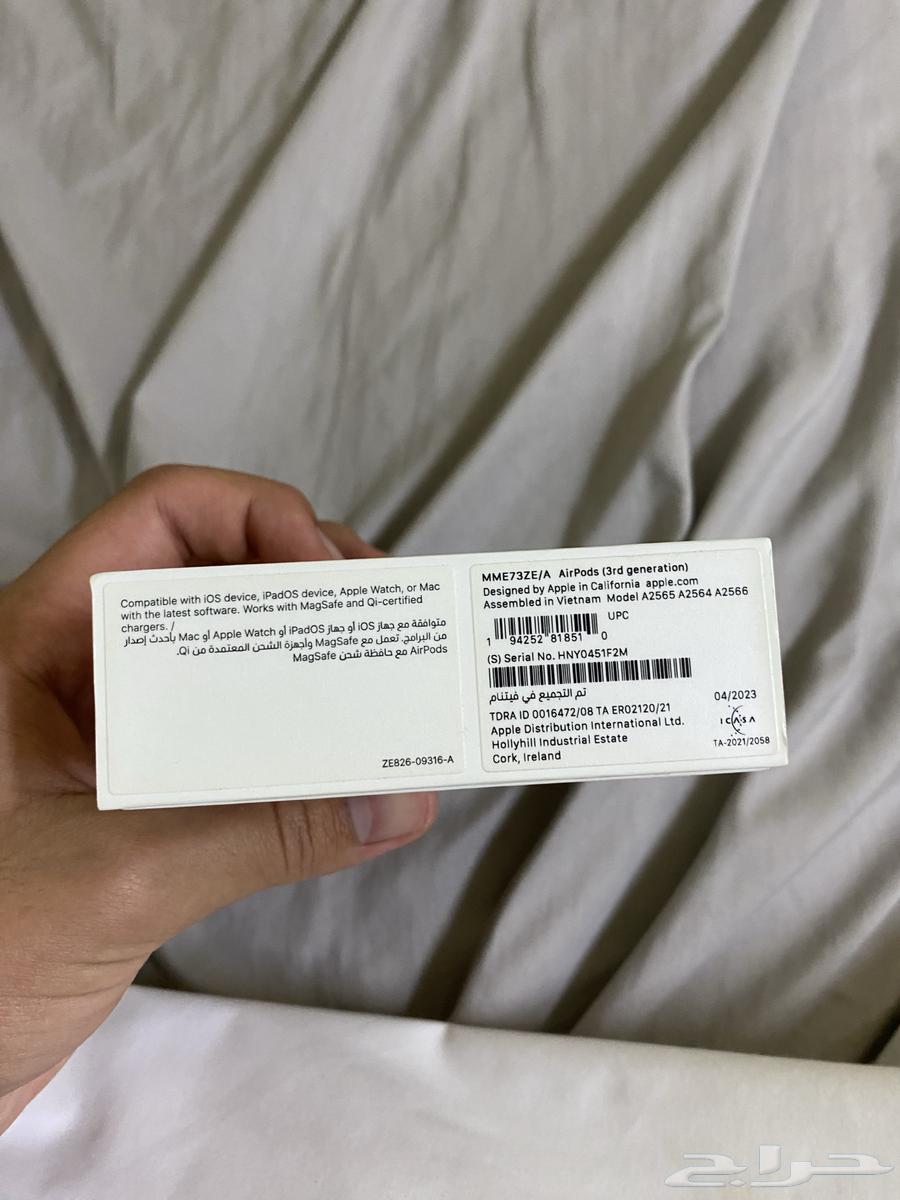 علبة سماعاة ايربودز من جرير بلفاتورها والكرتون والرقم التسلس64391784198787114