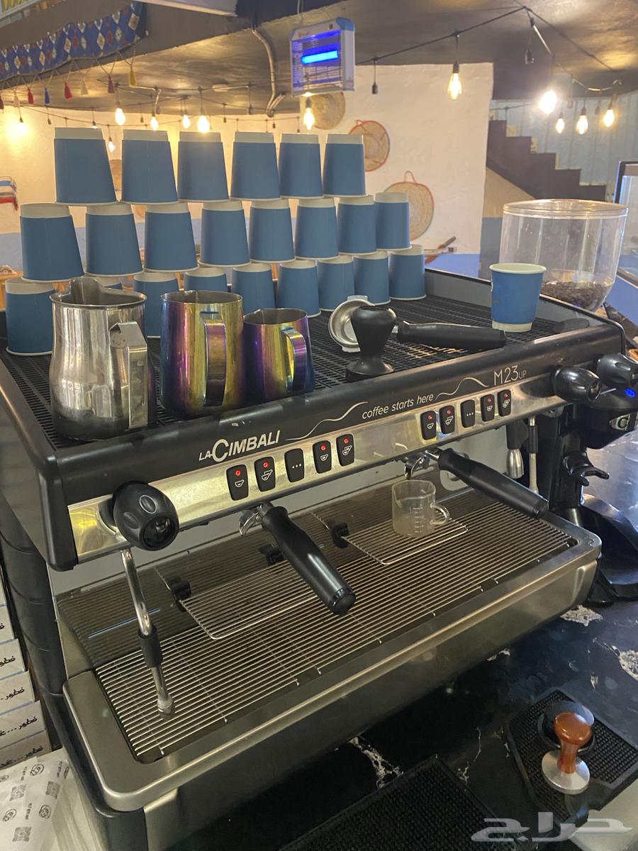 مكينة اسبريسو ايطالية لاتشمبالي شبه جديدة للبيع64379341305473111