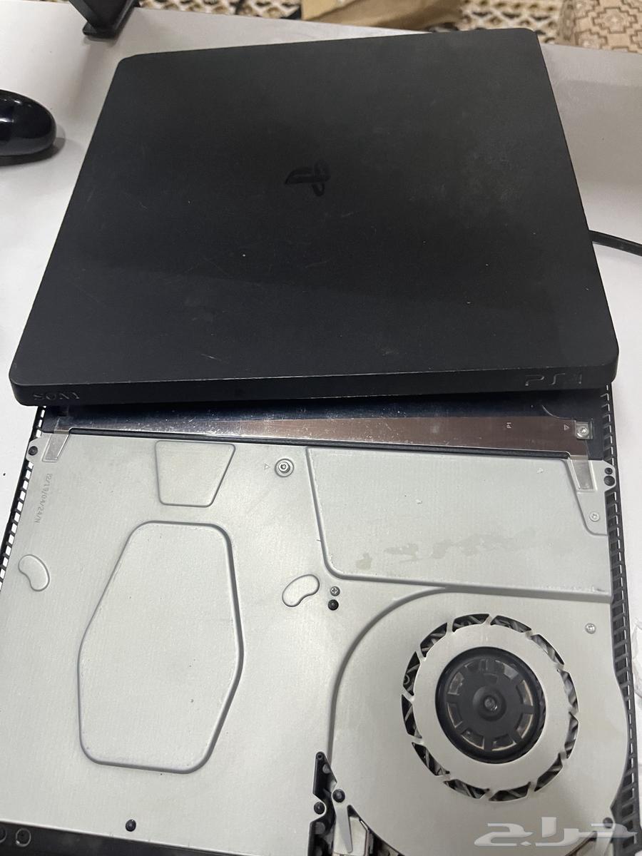 سوني 4 البيع 730 مع كل اغراضه64377739823618112