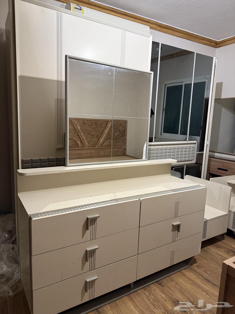 اثاث ب 850 و قابل للتفاوض64386543257090111