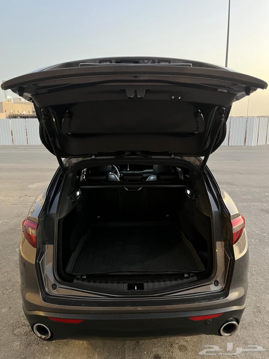 ألفا روميو (ستلفيو) موديل 202064535778669570113