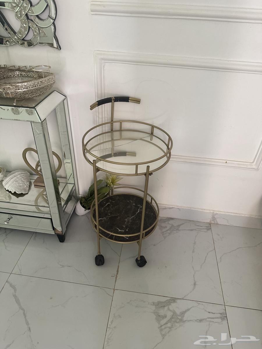 مكيف و ثلاجه للبيع استعمال نظيف  وغرف نوم  ABtalks64382846116610111