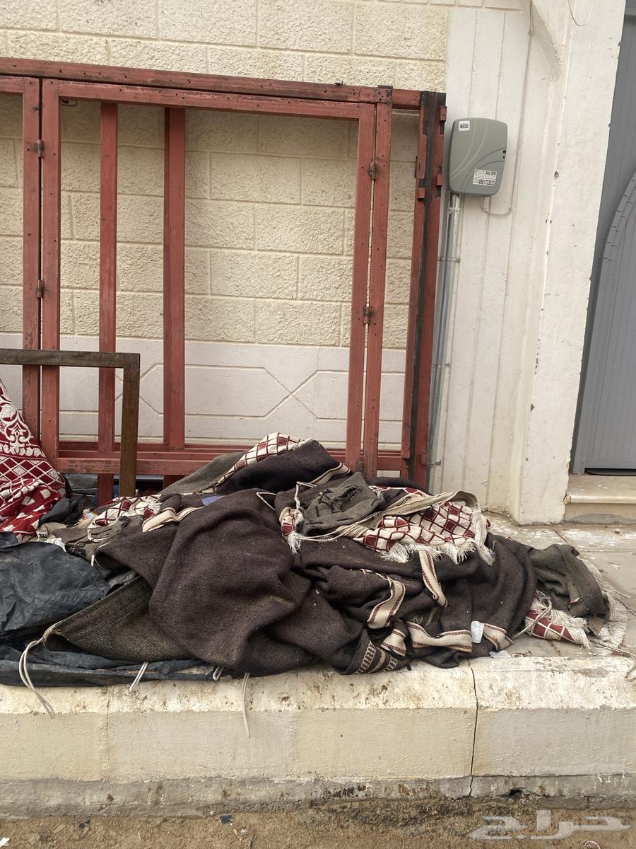 بيت شعر 4في 6 يثبت على حديد مفصلات بدون وتد ولا حبال مستخدم64379515873666111