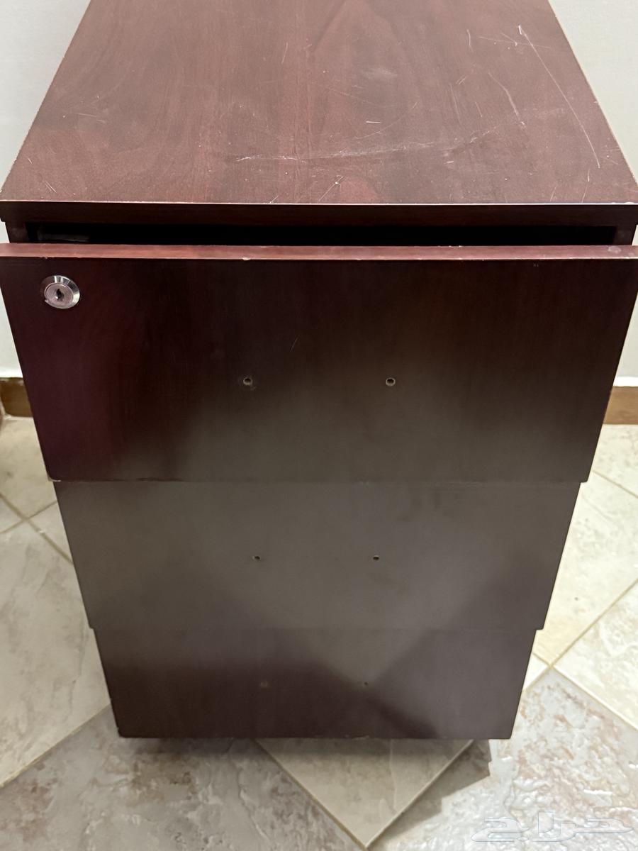 مكتب بني للبيع على السوم64385551089411113