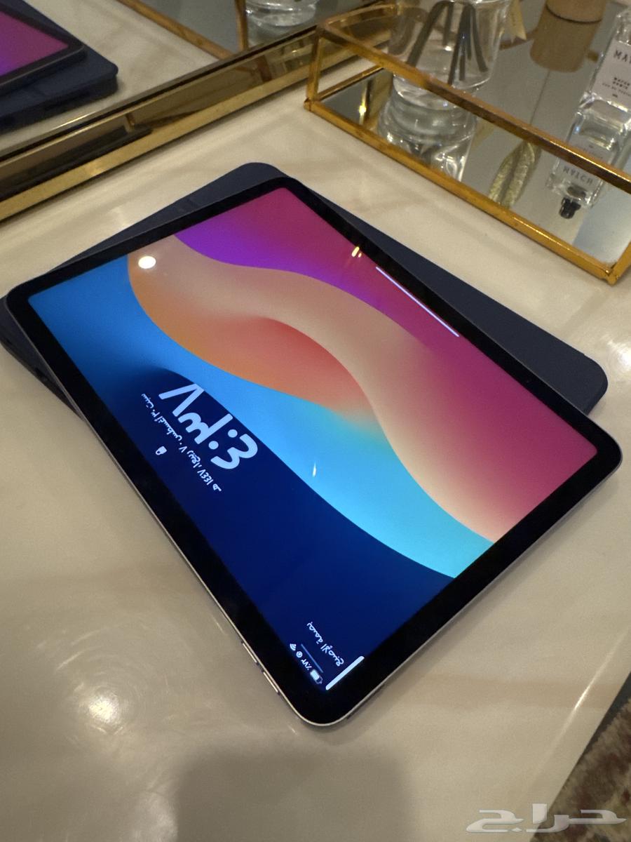 للبيع ايباد اير M2 اللون فضي 11 إنش64379094039426110