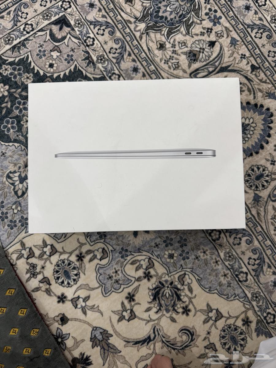 ماك بك اير شاشة 13.30 بوصه ذاكرة 512 شبه جديد64378091040643110