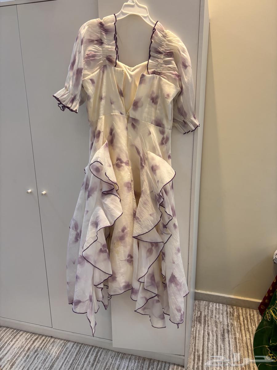 فستان ابيض بنقوش ورد بنفسجي64381205212674110