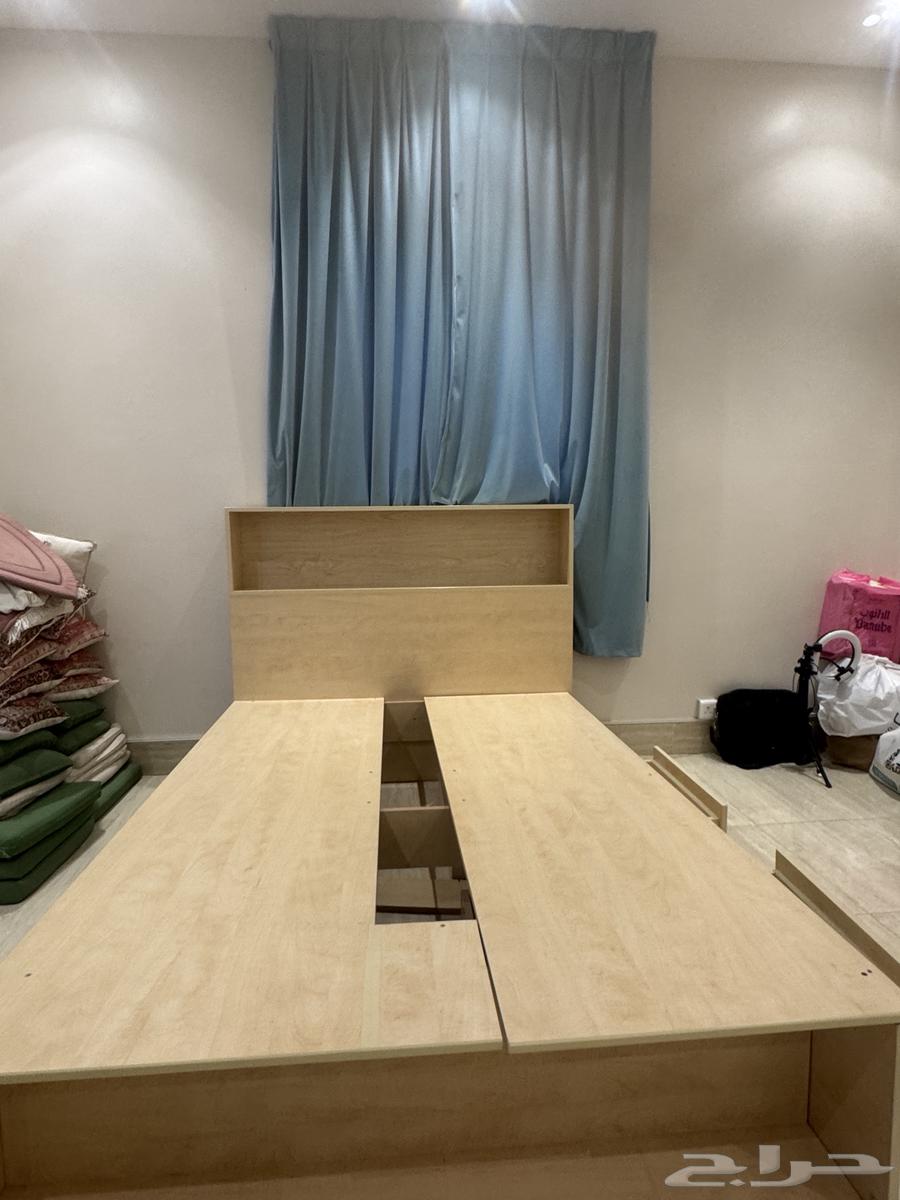 سرير خشبي يوجد فيه تخزين64392319651971114
