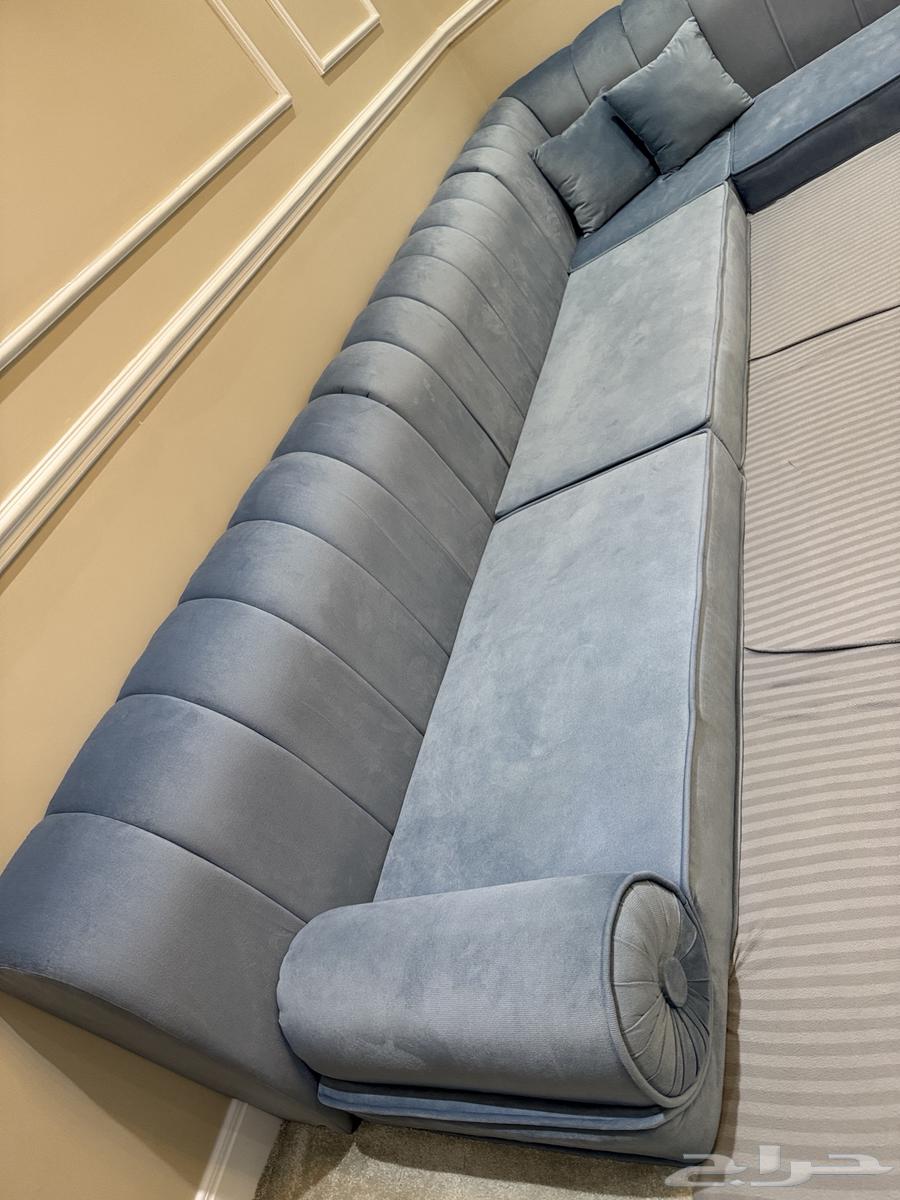 Floor seating with clean 5 by 4.5 mat64379341344641112