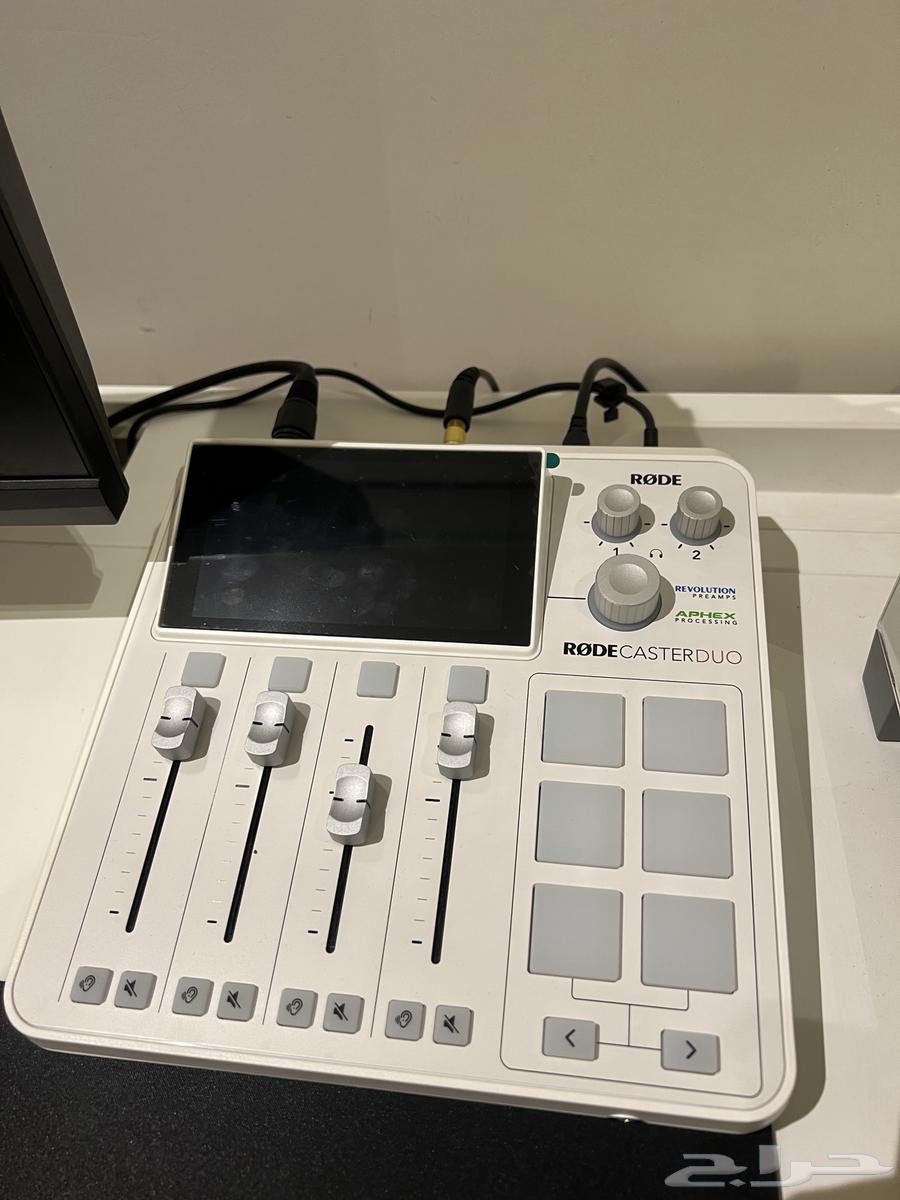 New RØDECaster Duo broken, selling after two days of use64386277106946112