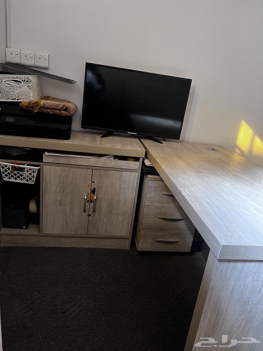 Office table64378411449345113