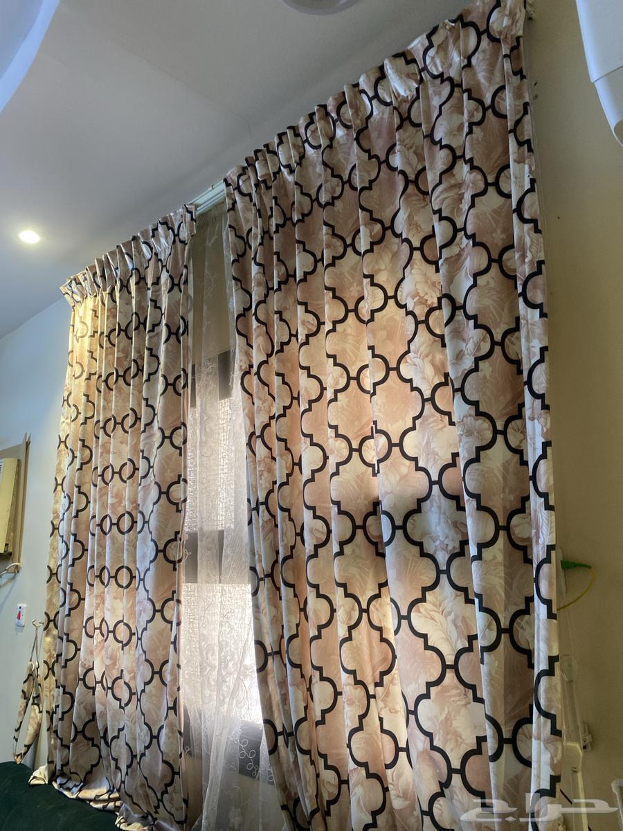 Sofa and curtains64383150272899113