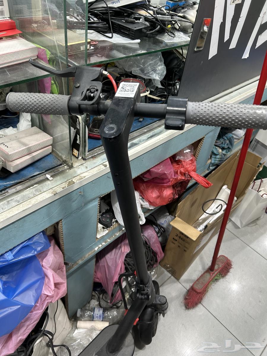 سكوتر استخدام نضيف مده الاستخدام شهر فقط. ابغى فيه 55064377389391233114