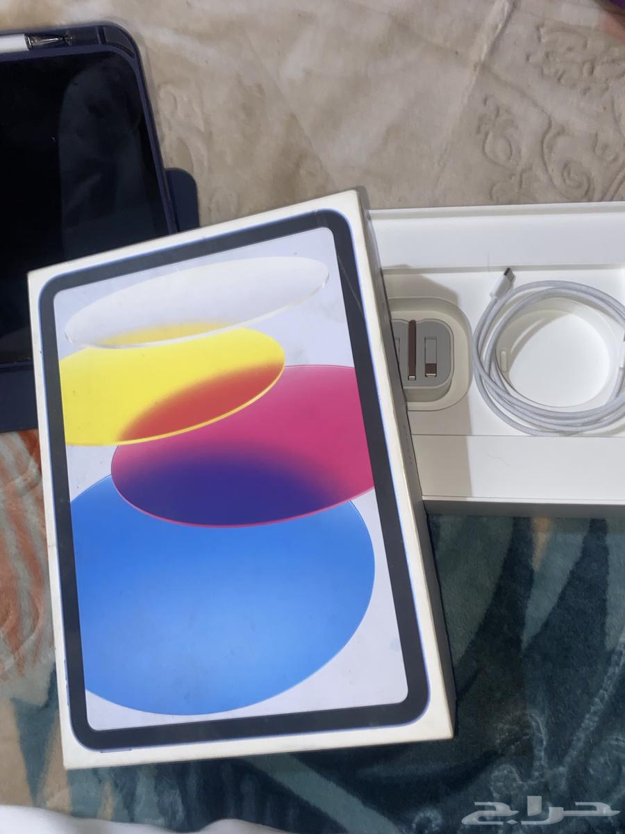 Clean 10th generation iPad with box64383802218499110