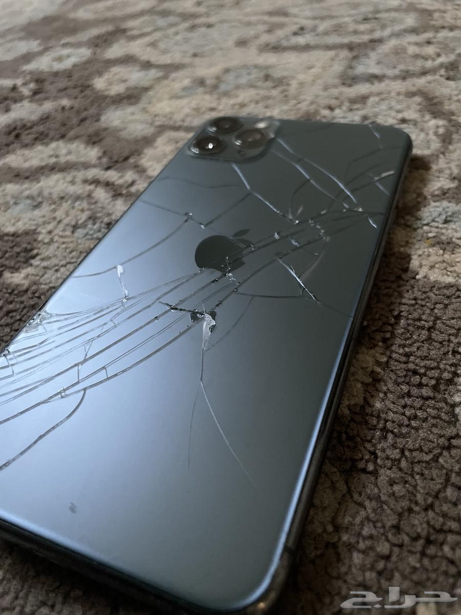 للبيع iPhone 11 Pro Max64381150235137112