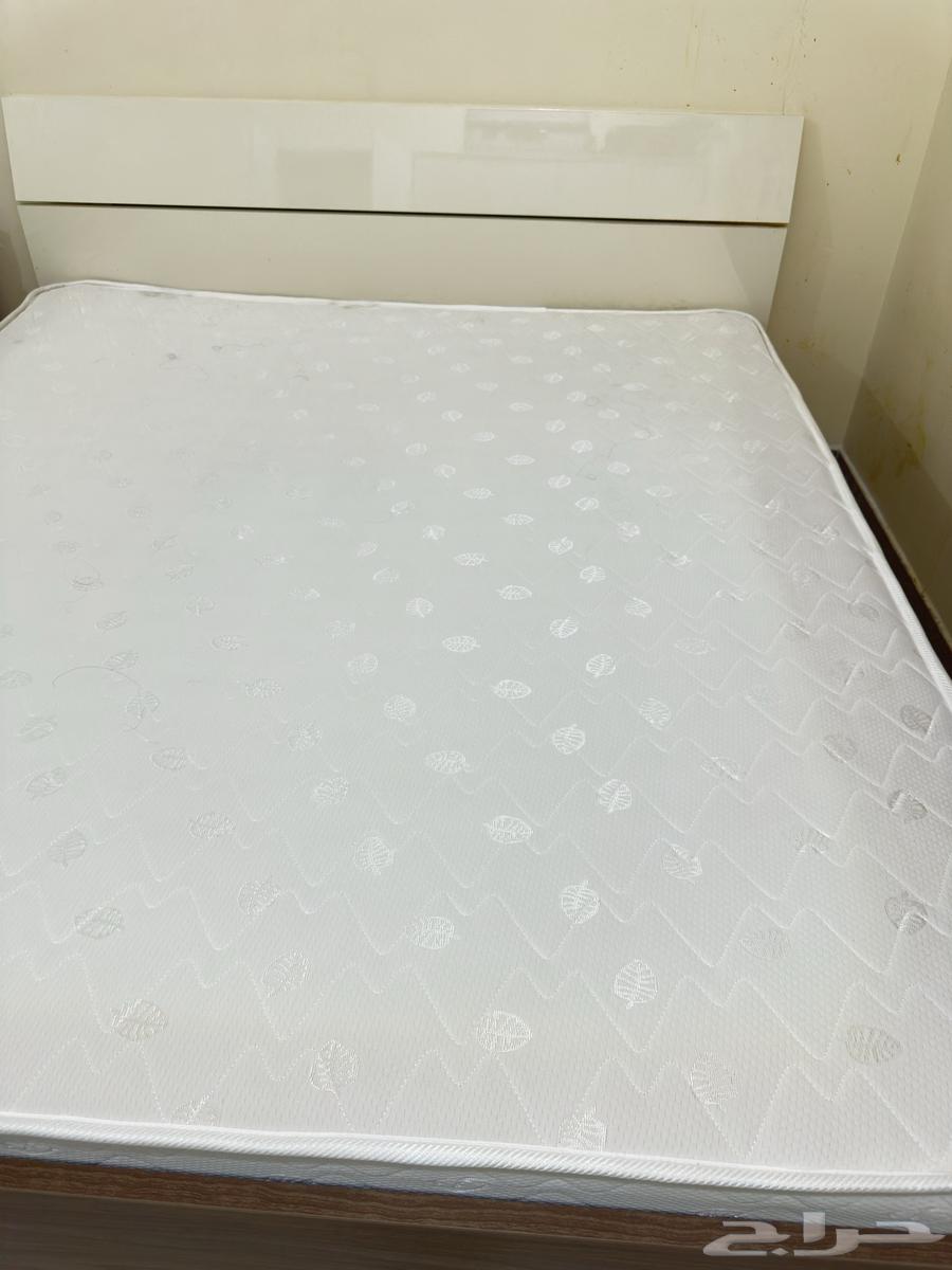 سرير مع مرتبة جديد64378658502273110