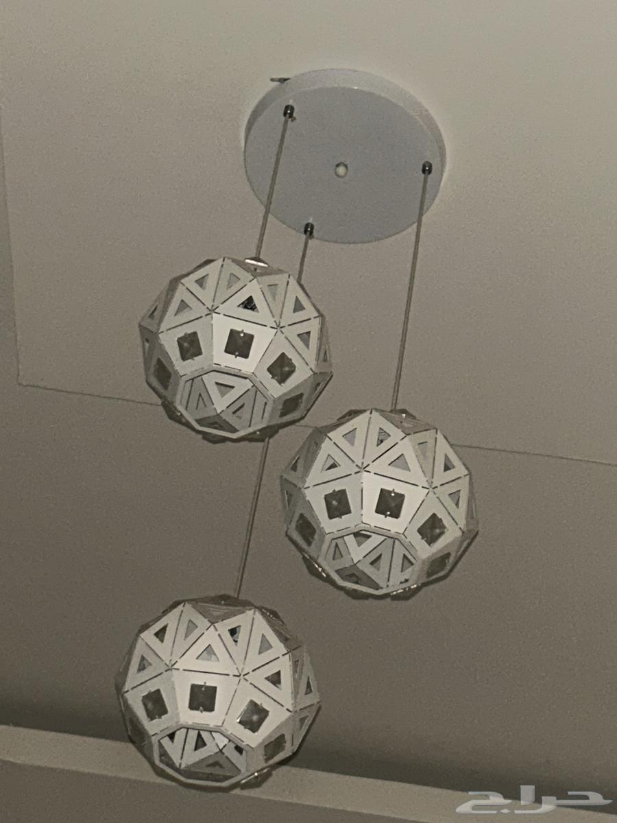 A lamp with three colors64382086622979110