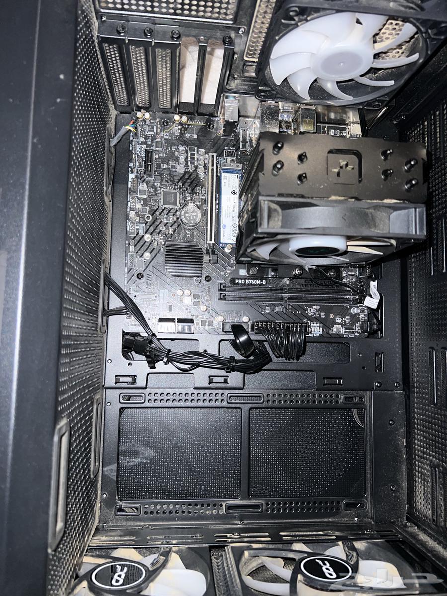 للبيع بي سي بدون رام و بدون كرت شاشة64384758799619113