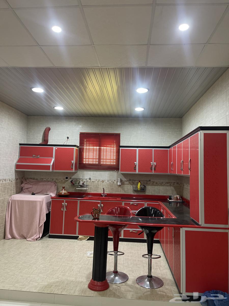 السلام عليكم مطبخ للبيع شبه الجديد64381589020803111