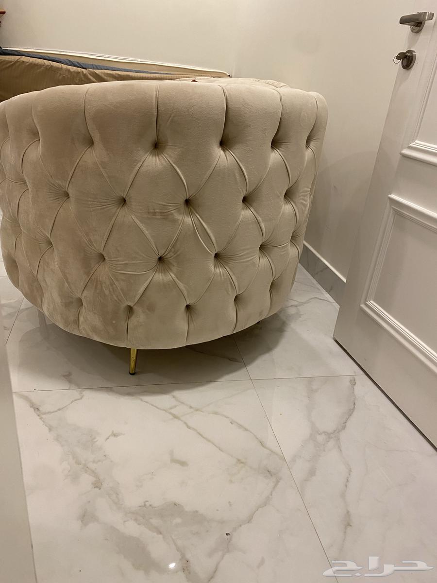 New chairs never used on the sum and one higher sells it64390416532611112