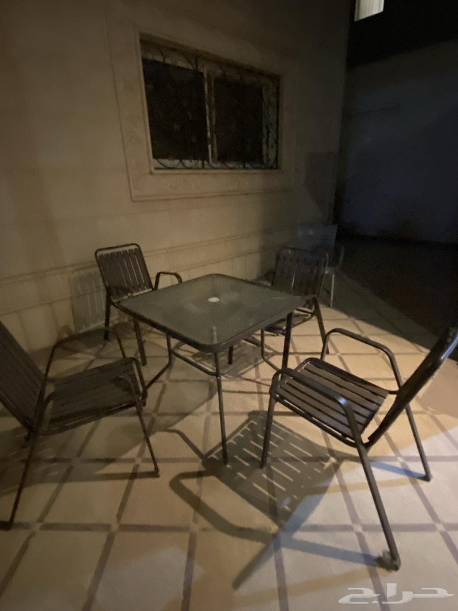 للبيع طاوله خارجيه للحوش والحدائق شبه جديده64388232017923111