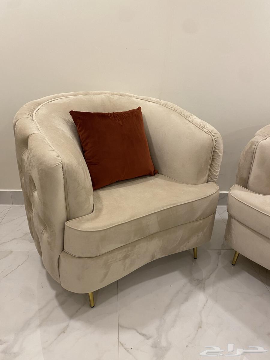 New chairs never used on the sum and one higher sells it64390416532611111