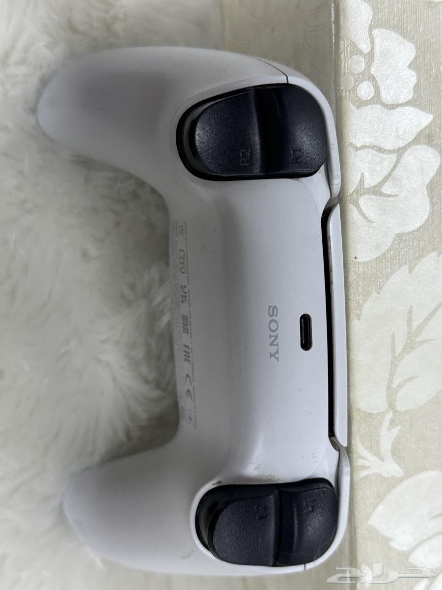 يد سوني 564379399324418112