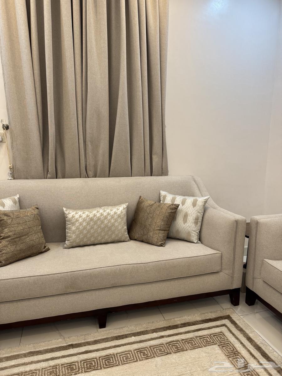 Used clean and new sofa without defects64378905207171111