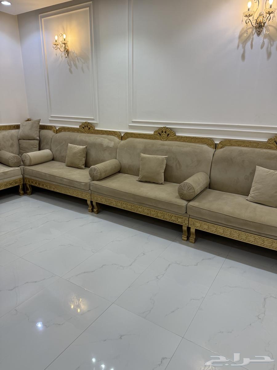 للبيع كنب مجلس متصل يسع 20 شخص و ستاره طاولات رخام64384925134849111