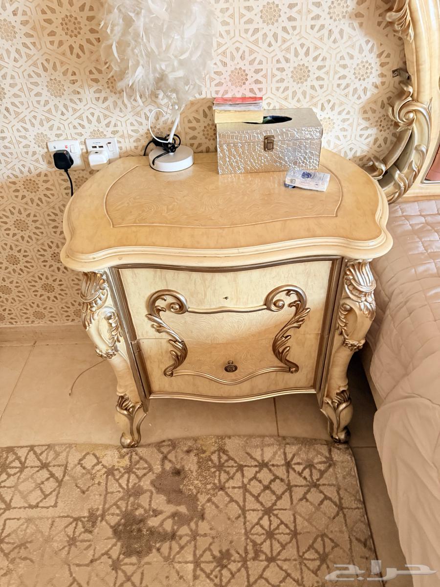 غرفة نوم صيني ملكي نظيفة بيع مستعجل64384355372290111