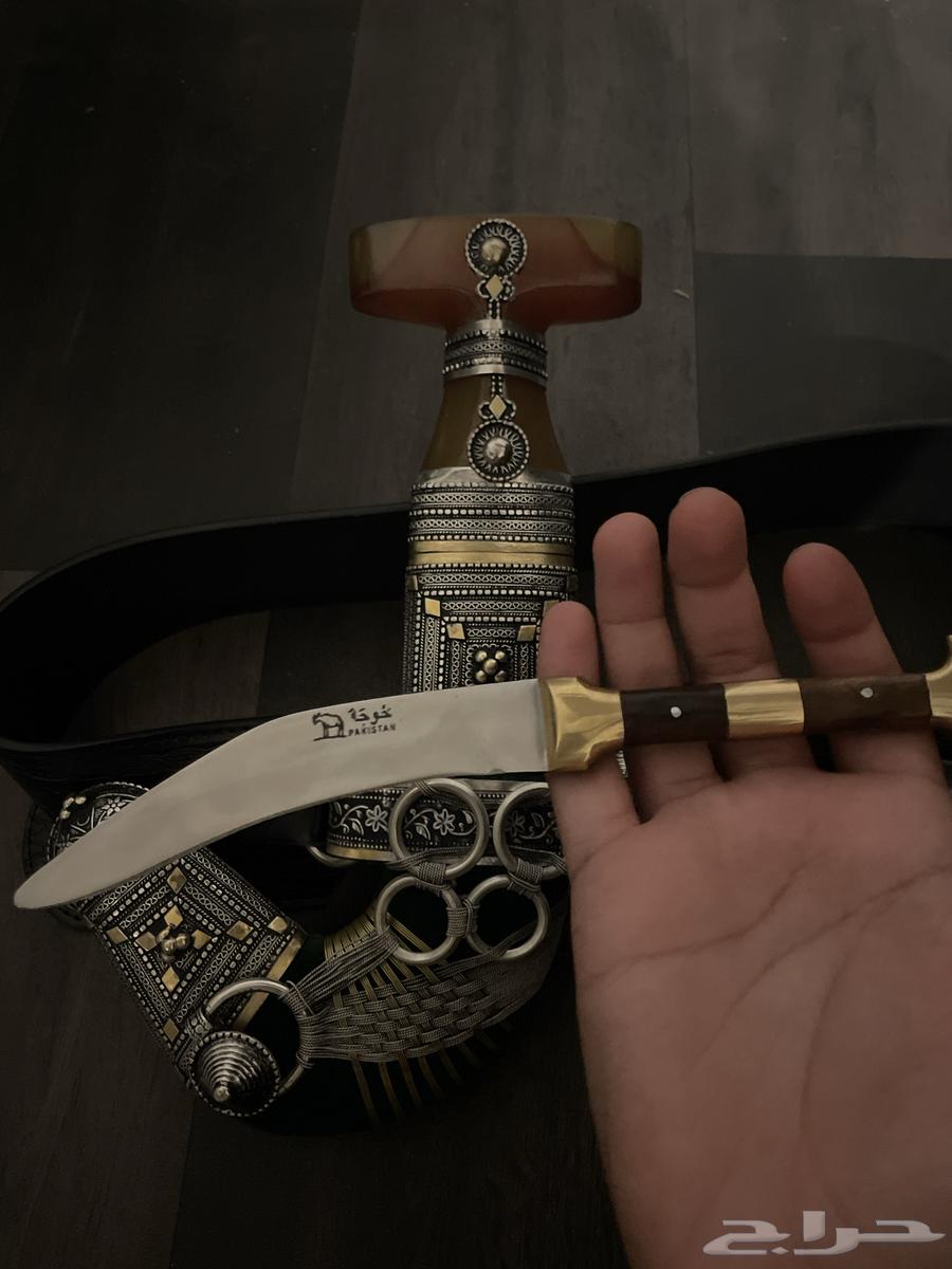 Huk Zeraf Red Vein Dagger64377535346690112