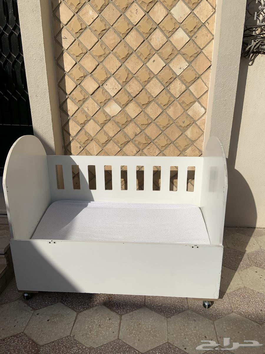 سرير أطفال للبيع64385341696386110