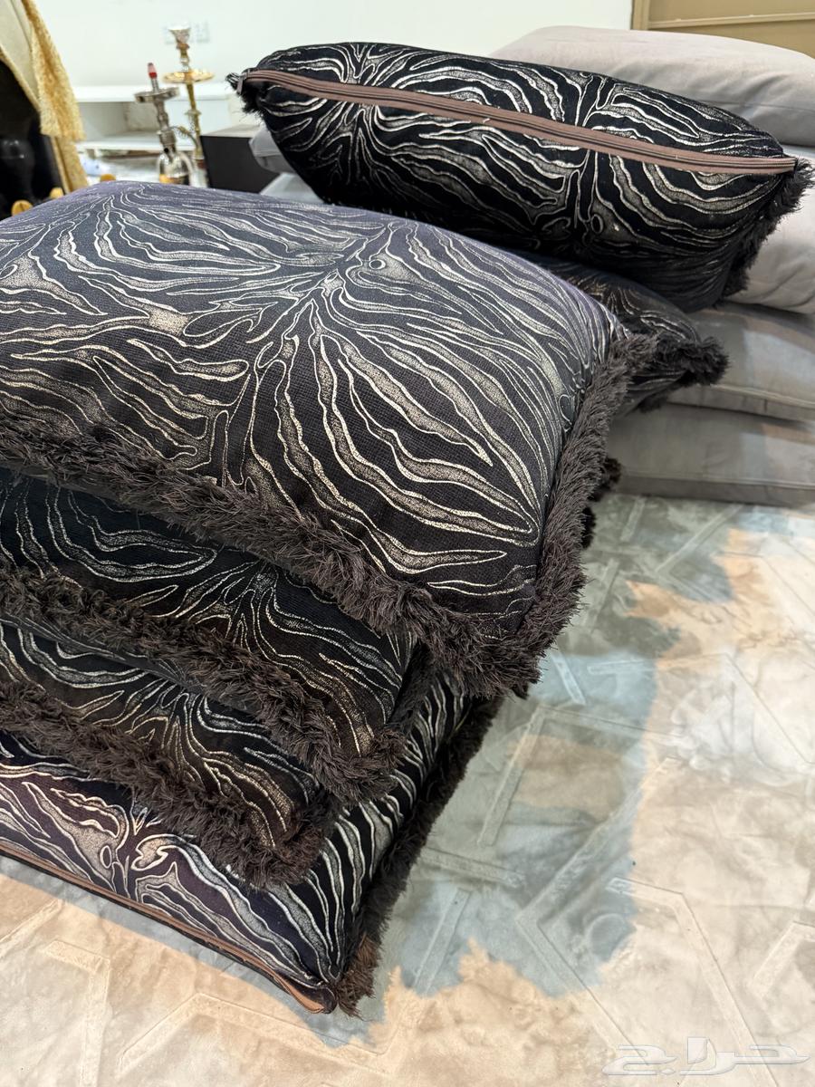 للبيع 8 مساند مستعجل64388259512450111