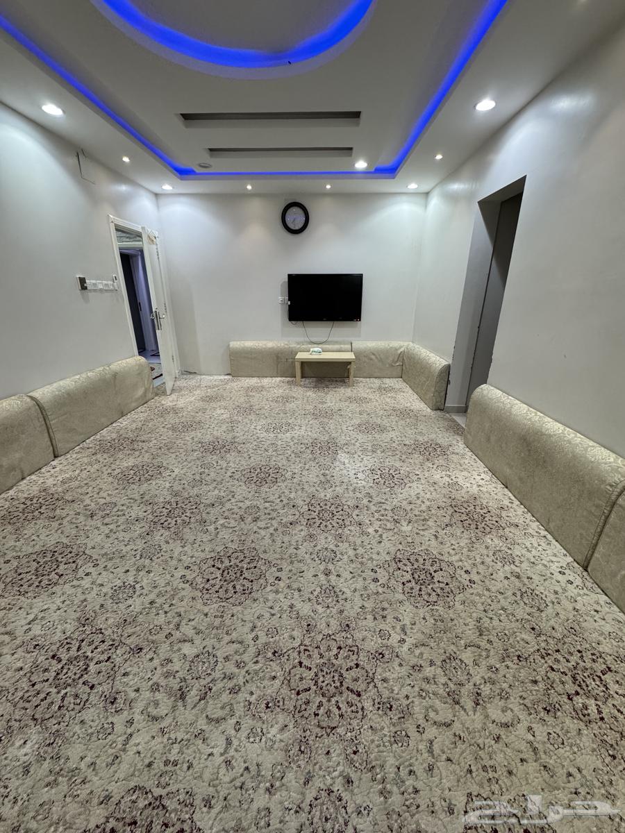 للبيع مجلس عربي كما هو موضح في الصور نظيف وسليم64377768924289110