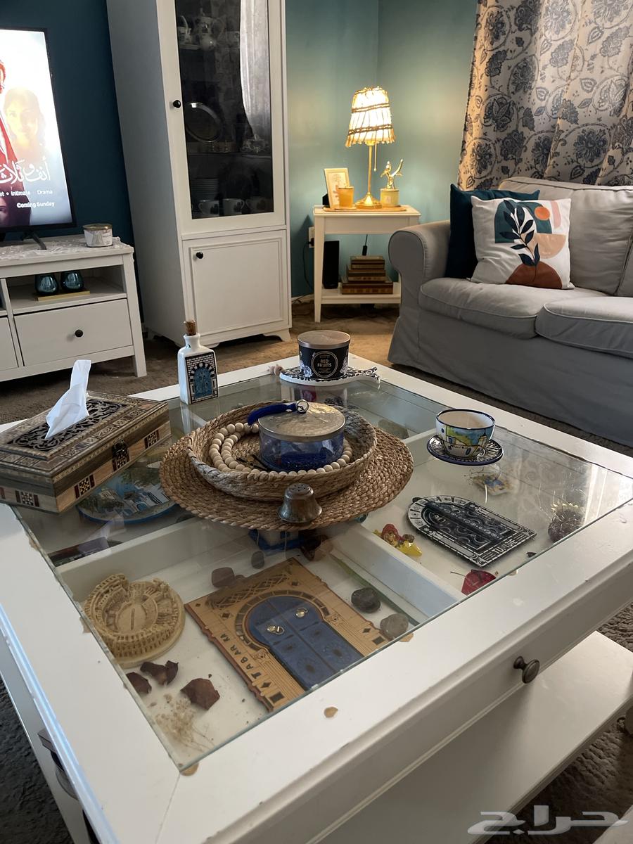 طاولة أيكيا واقفة مثل الألف64383650071169110