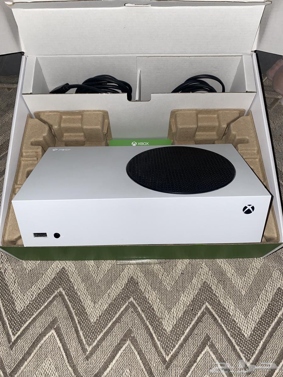 Xbox Series S 512 GB with box and all accessories64379050277890111