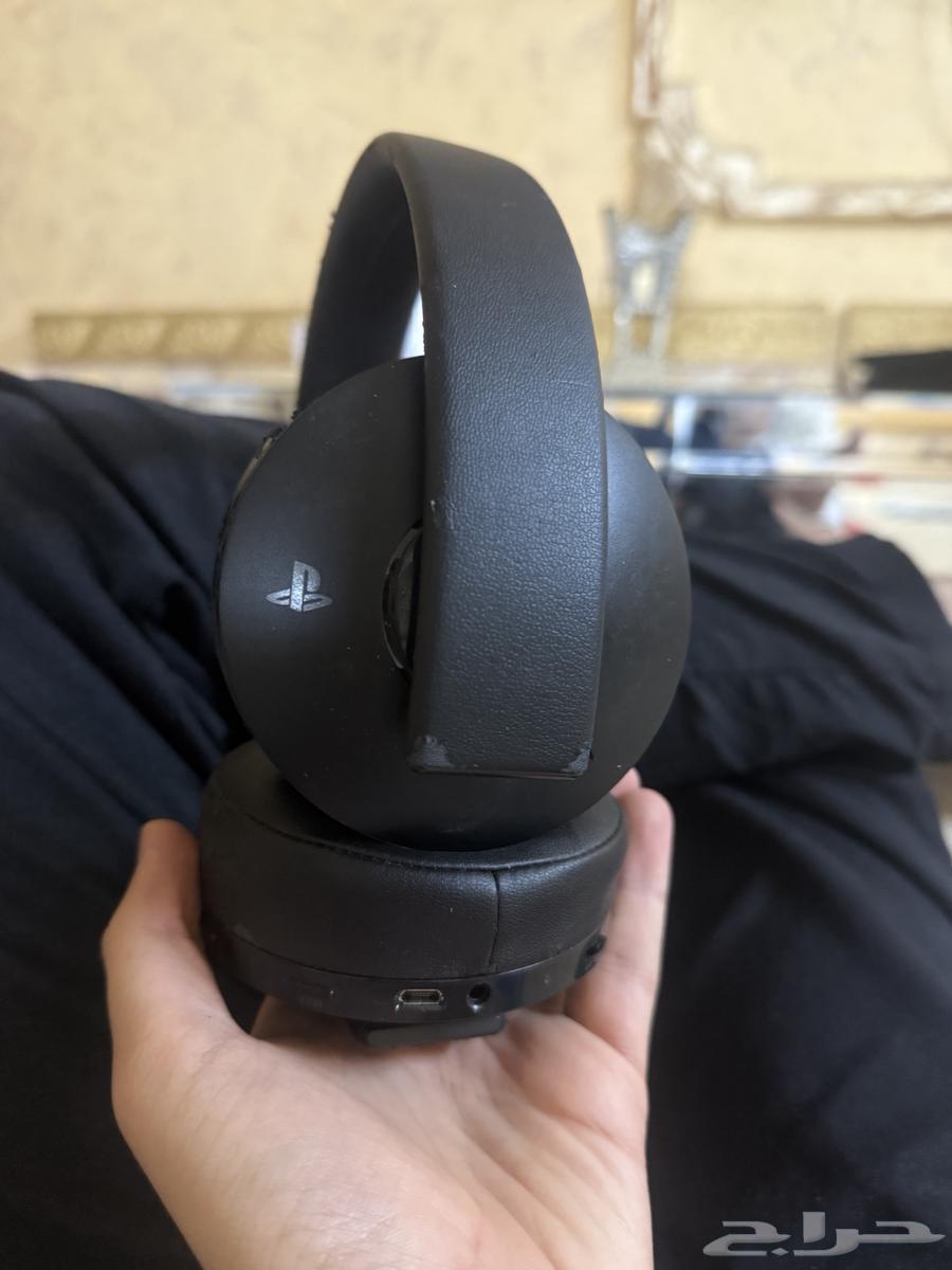 Sony Gold headset in clean condition at a symbolic price64388245597698110