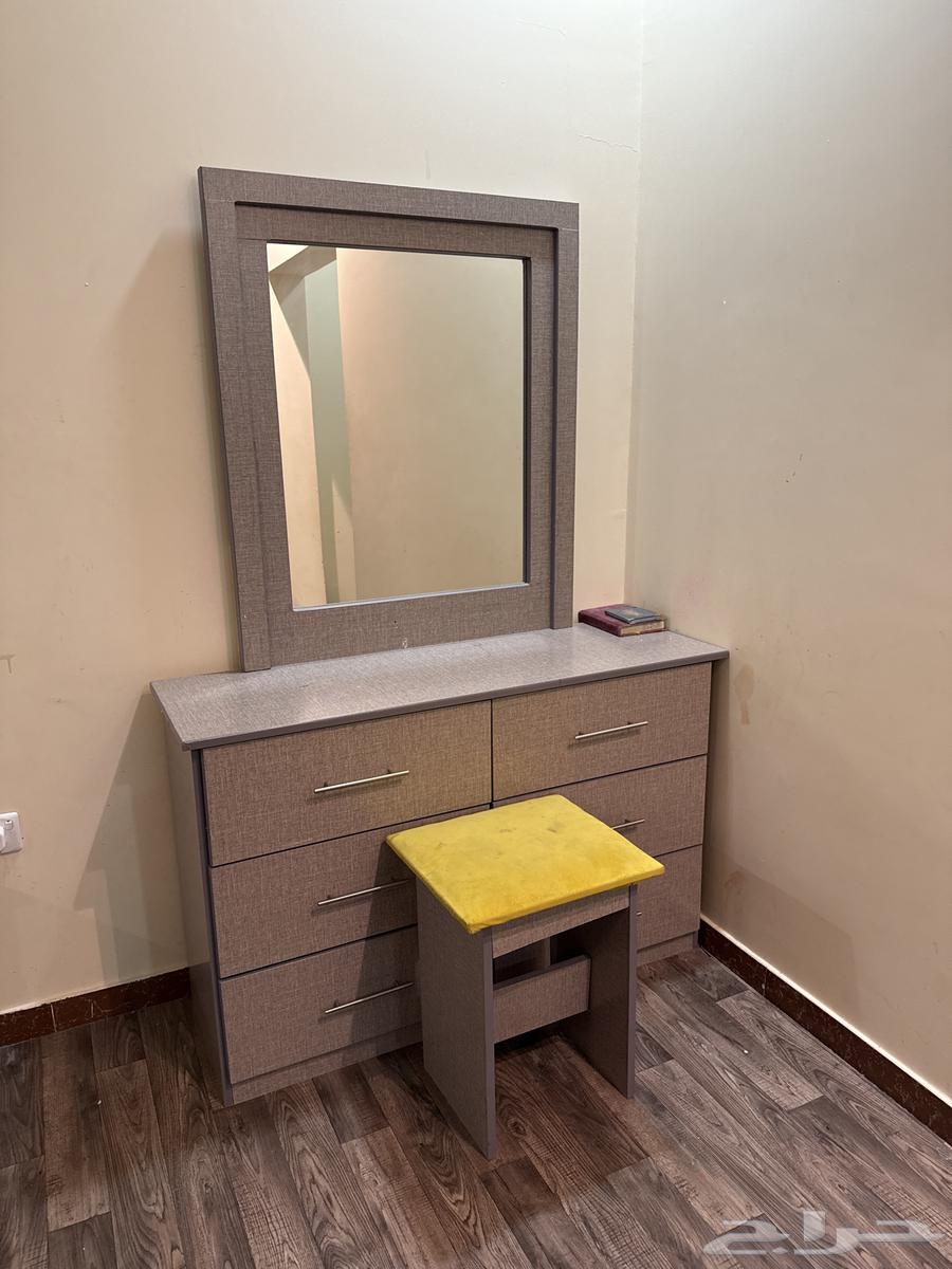 غرفه شبه جديده كامله الشراء 3800 سبب البيع نقل من حائل64391906954371112